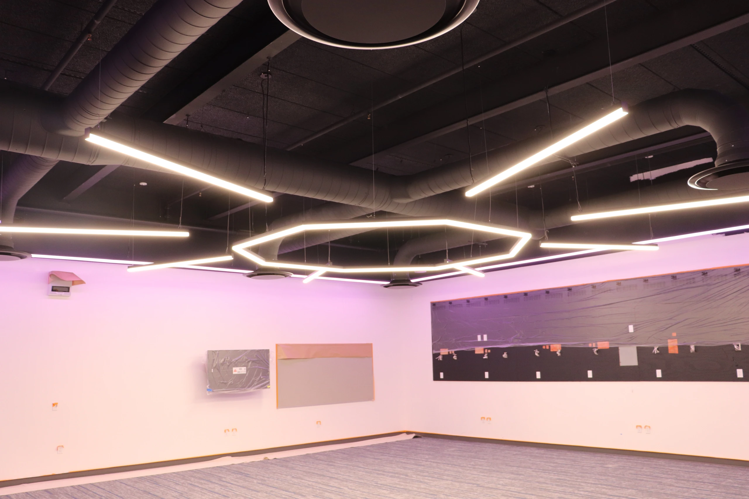 Veregy is proud to partner with CHASSE Building Team and DLR Group on the new West-MEC Southeast Campus in Phoenix, Arizona, a cutting-edge 54,000+ sq. ft. Career & Technical Education facility designed to prepare students for high-demand careers in advanced manufacturing, healthcare, IT, and technology.