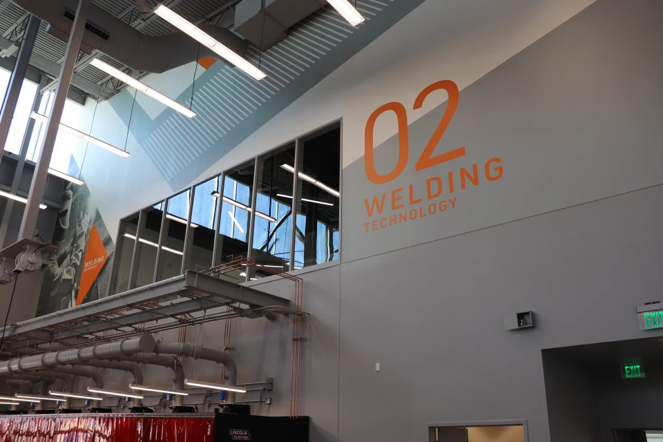 Veregy is proud to partner with CHASSE Building Team and DLR Group on the new West-MEC Southeast Campus in Phoenix, Arizona, a cutting-edge 54,000+ sq. ft. Career & Technical Education facility designed to prepare students for high-demand careers in advanced manufacturing, healthcare, IT, and technology.