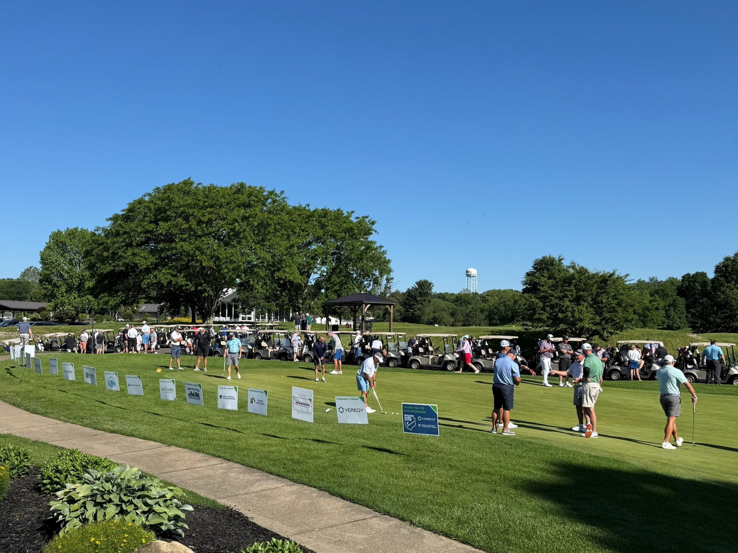 Coras Golf Image 4 Signs